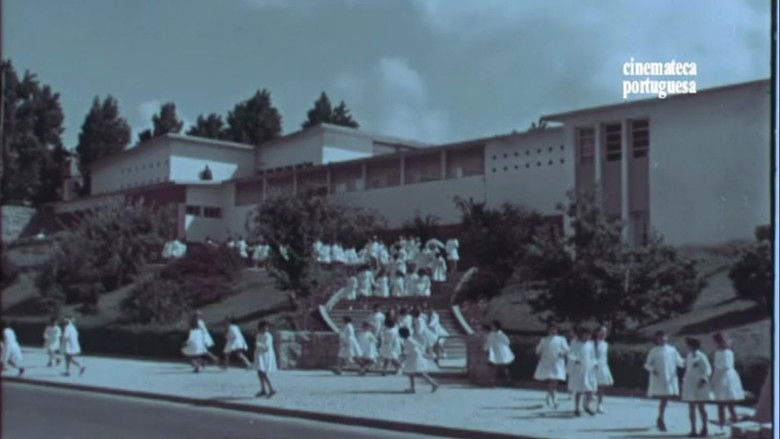 кадр из фильма Escolas de Portugal
