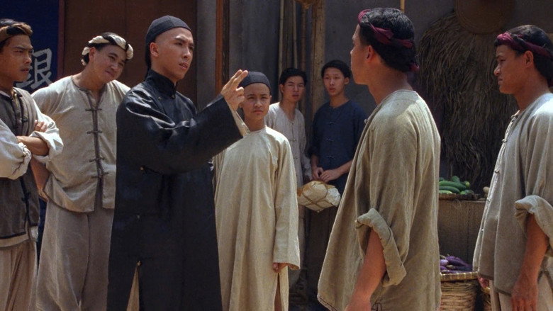 кадр из фильма Железная обезьяна