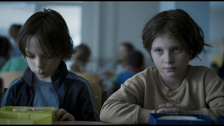 кадр из фильма Невидимый мир