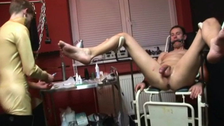 кадр из фильма Clinic Cum