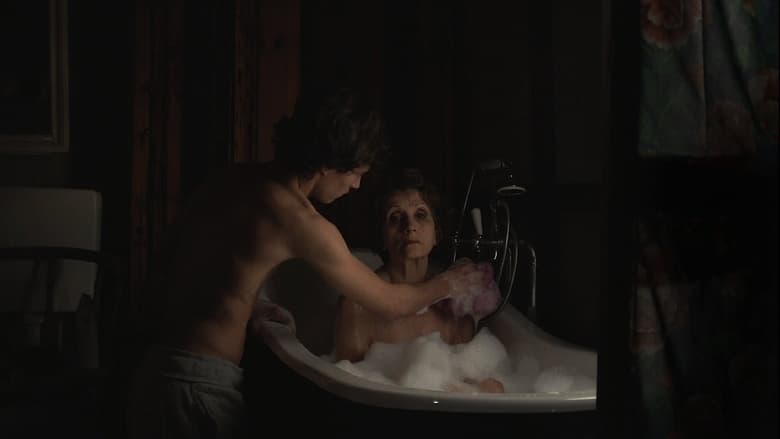 кадр из фильма Versailles