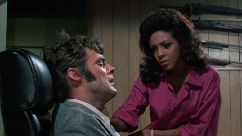 кадр из фильма The Naked Zoo