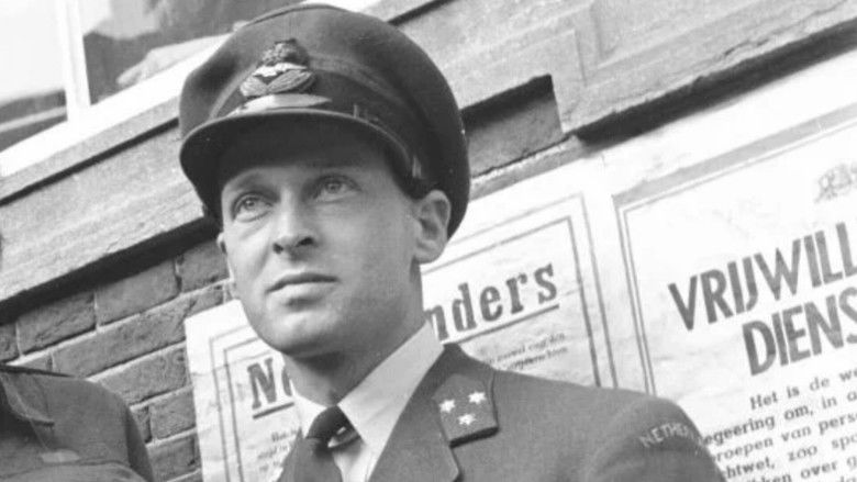 кадр из фильма De Onbekende Soldaat: Erik Hazelhoff Roelfzema