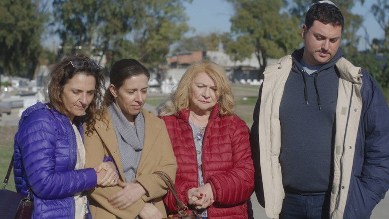 кадр из фильма Los domingos mueren más personas