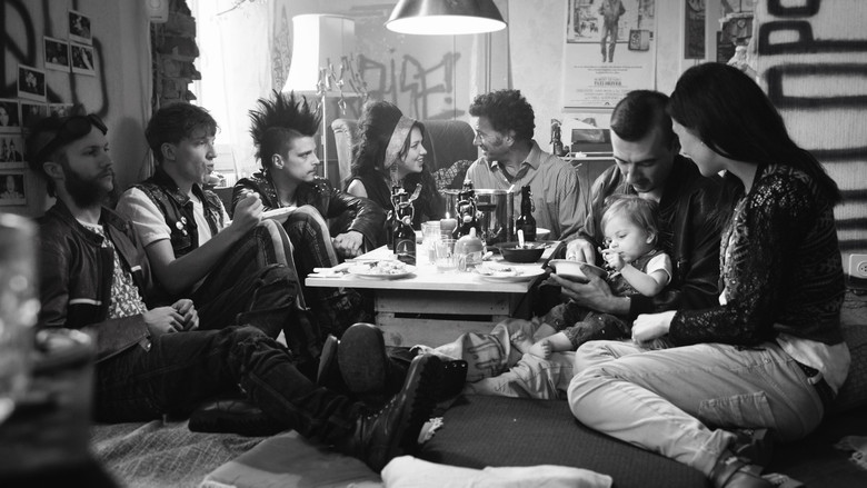 кадр из фильма Lasst die Alten sterben