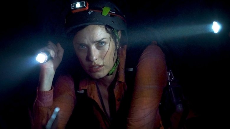 кадр из фильма Хищные Воды: Западня