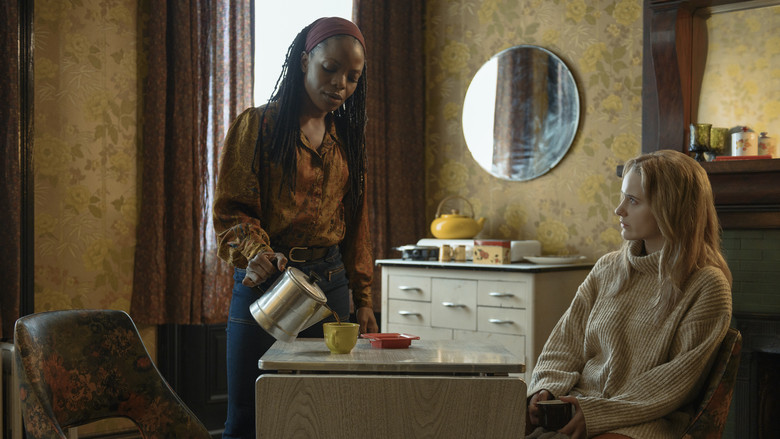 кадр из фильма Я — твоя женщина