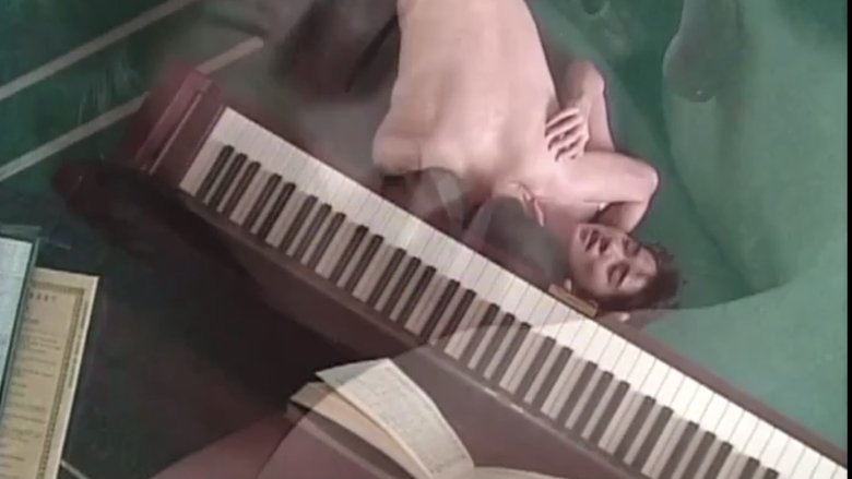 女教師・濡れたピアノの下で