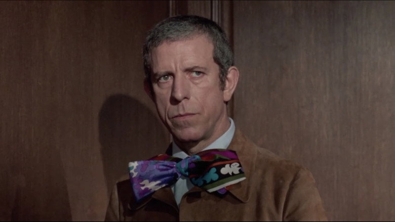 кадр из фильма Трава окрашенная в красный цвет