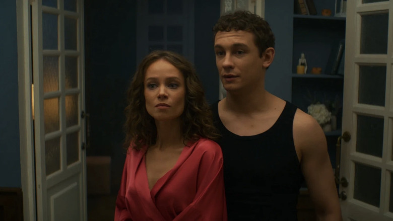 кадр из фильма Любовь зла