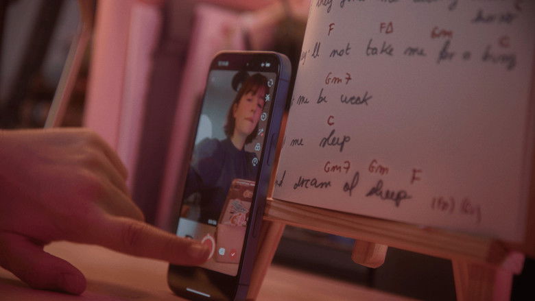 кадр из фильма L’odyssée musicale de Kate Bush