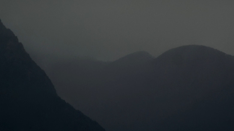 кадр из фильма Los niños sin tierra