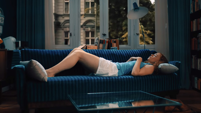 кадр из фильма Клео