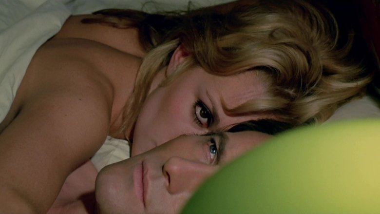 кадр из фильма Пусть зверь умрет