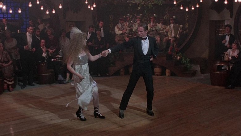 кадр из фильма Валентино