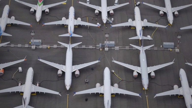 кадр из фильма Boeing in der Krise - Absturz eines Giganten