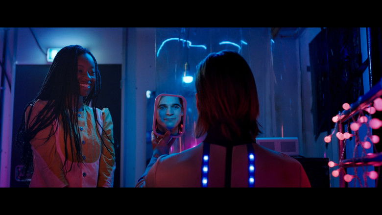 кадр из фильма Maeve in the Dark