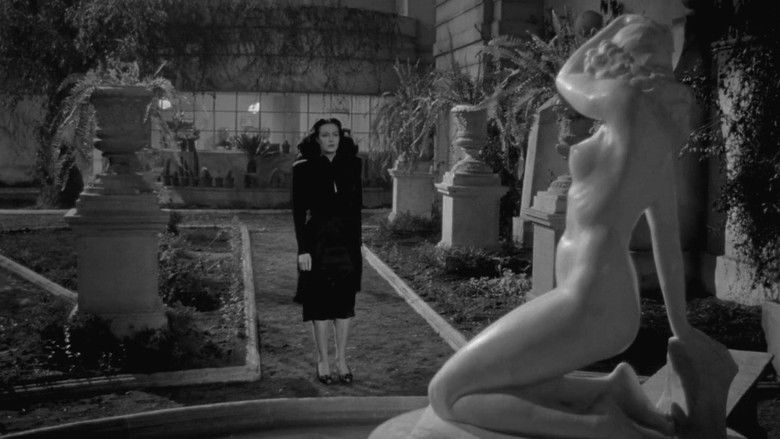 кадр из фильма La diosa arrodillada