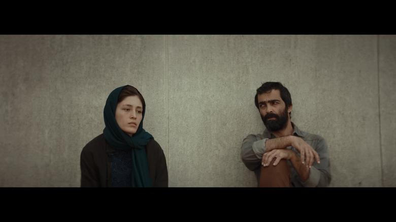 кадр из фильма Между Богами