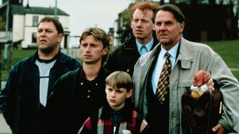 кадр из фильма Мужской стриптиз