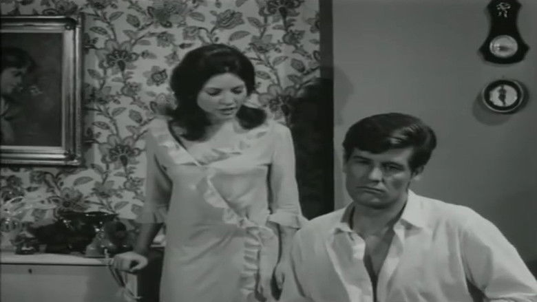 кадр из фильма Βρώμικη πόλις