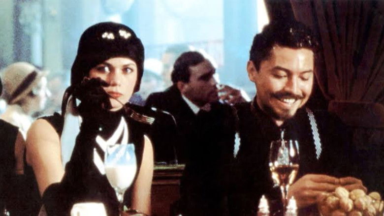 кадр из фильма Модернисты