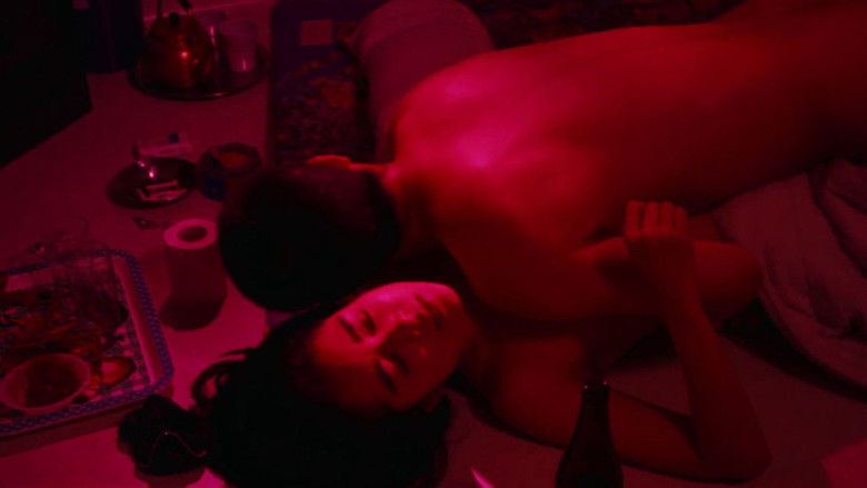 кадр из фильма Отель «Птичья клетка»