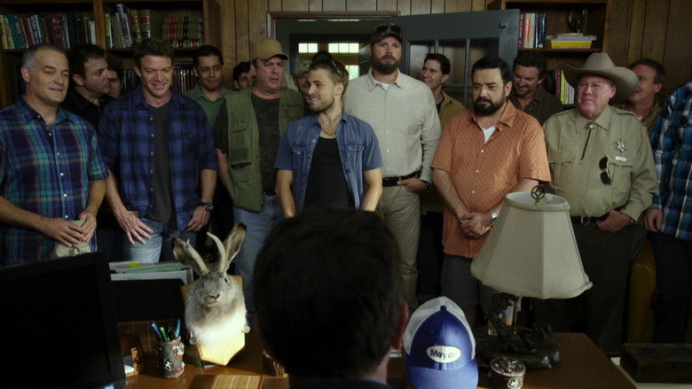 кадр из фильма Это пистолет у тебя в кармане?