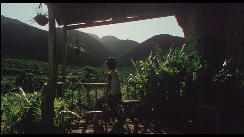 кадр из фильма 天国にいちばん近い島
