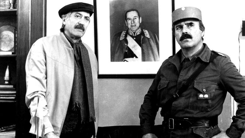 кадр из фильма Смешная грязная маленькая война