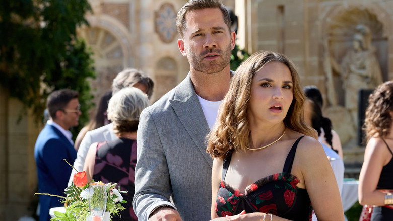 кадр из фильма Курортный роман под прикрытием