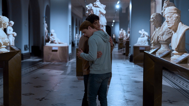 кадр из фильма Красный, белый и королевский синий