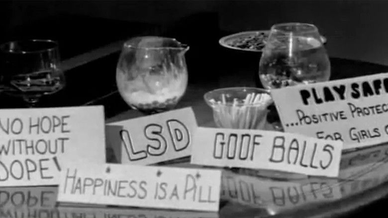 кадр из фильма College Girls