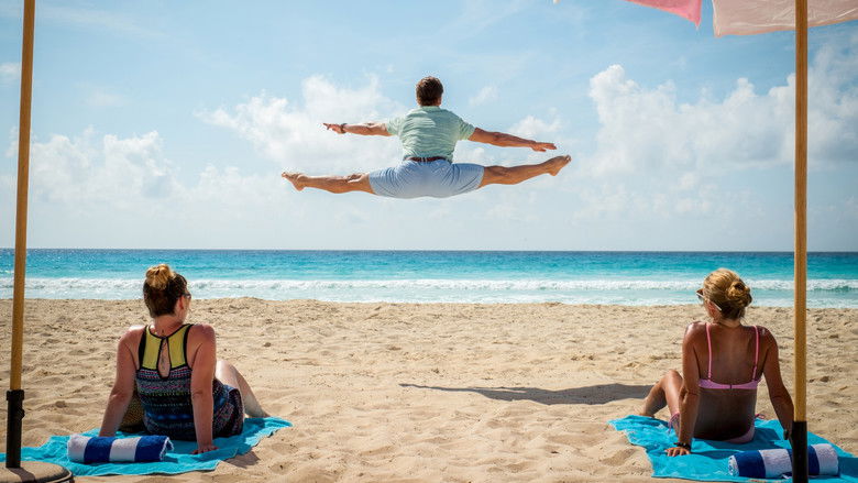 кадр из фильма Барб и Звезда едут в Виста дель Мар