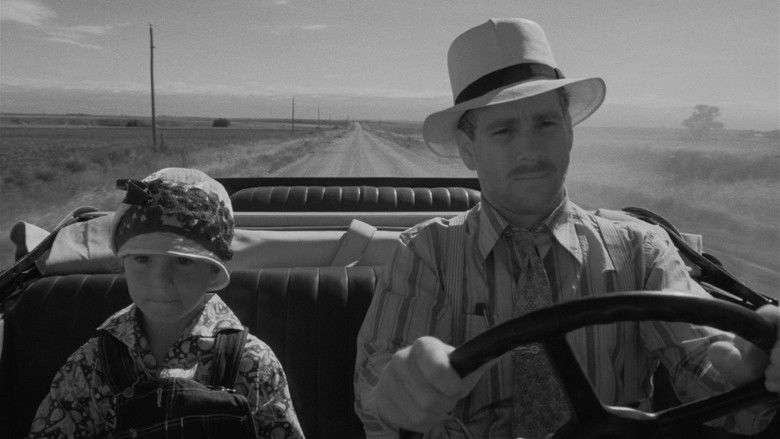 кадр из фильма Бумажная луна