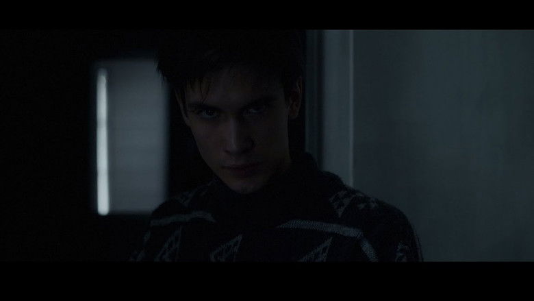 кадр из фильма Молоди