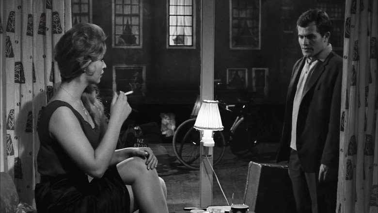 кадр из фильма Девушка в витрине