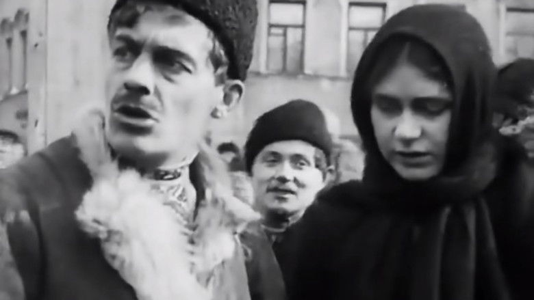 кадр из фильма Серп и молот