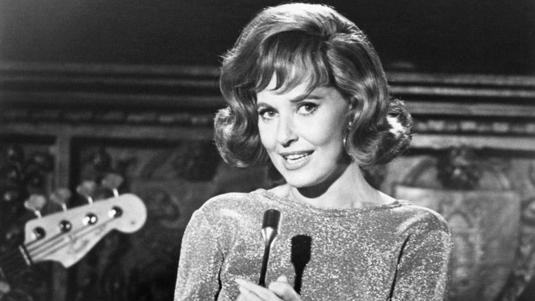 кадр из фильма The Money Jungle