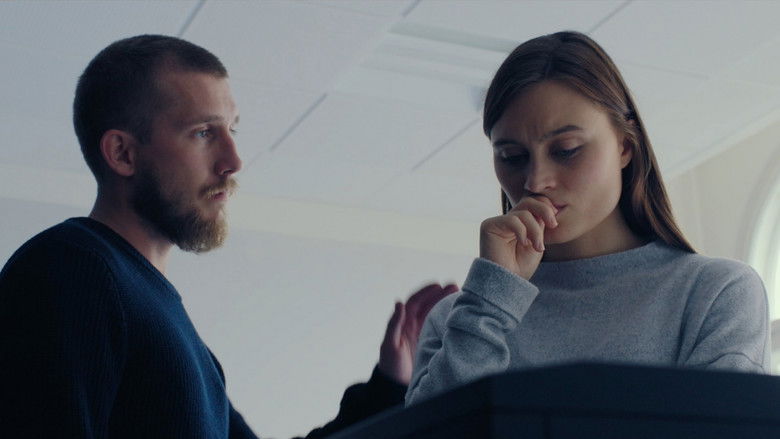 кадр из фильма Пока мы живем