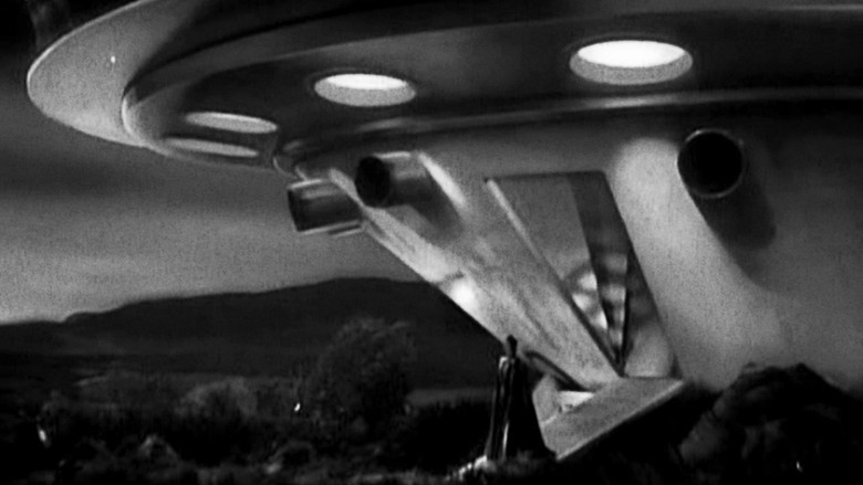 кадр из фильма Devil Girl from Mars