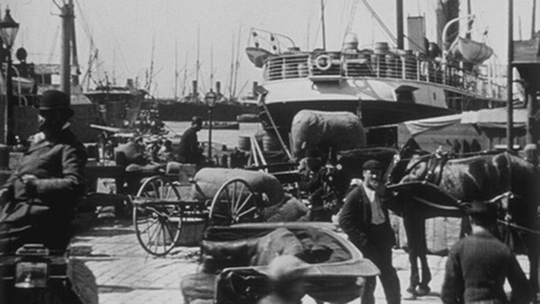 кадр из фильма Port de la Joliette