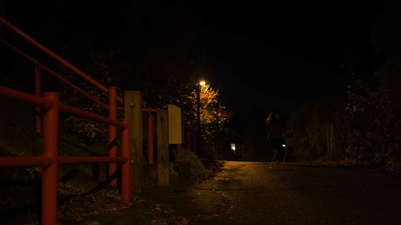 кадр из фильма Watching my country crash at 2am