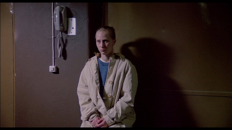 кадр из фильма Девушка со спичечной фабрики