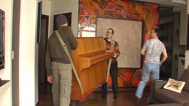 кадр из фильма Собачий вальс