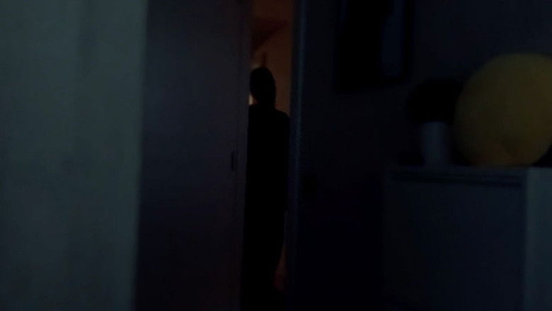 кадр из фильма Mentes Oscuras