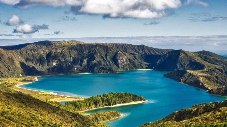 кадр из фильма Les Açores, un jardin au coeur de l'océan
