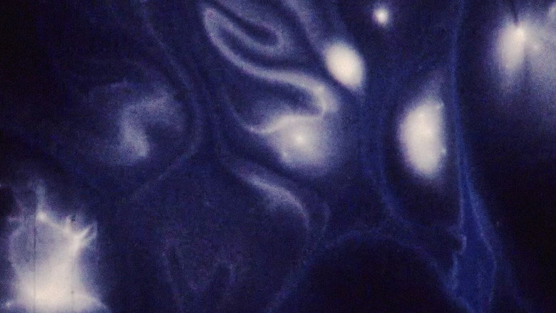 кадр из фильма OM