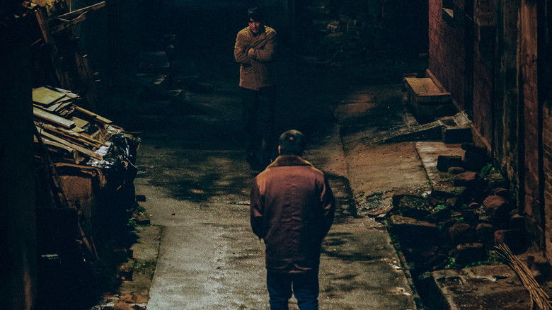 кадр из фильма Только течёт река