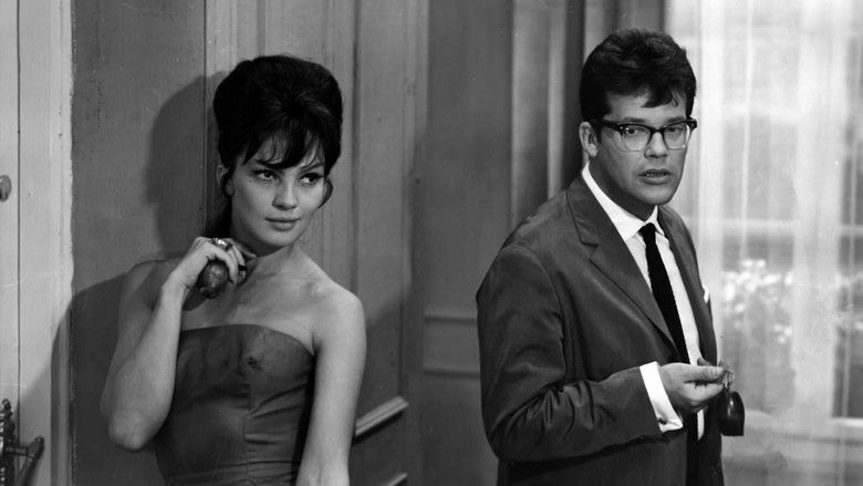 кадр из фильма Девушка из банка